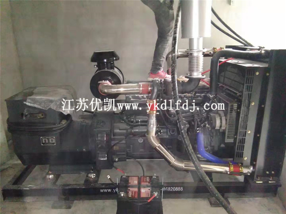 2019年12月3日200KW上海乾能發電機組交付廣西隆林某學校使用